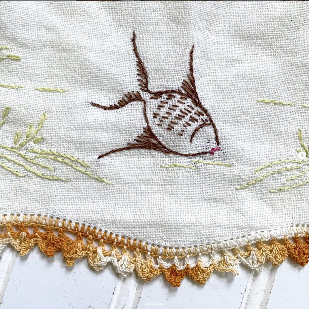 Vintage Embroidered Fish Starfish Needlepoint Dresser Scarf Sea Crochet Edge